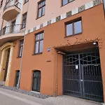 Spacious And Cozy By The Daugava River * ريغا
