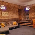Spacious And Cozy By The Daugava River 리가