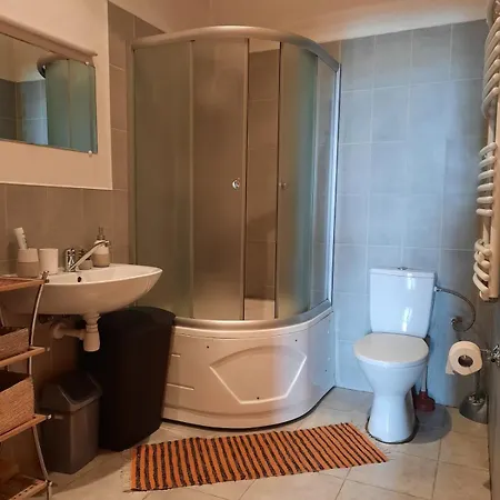 Spacious And Cozy By The Daugava River Riga