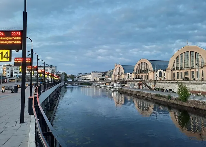 Spacious And Cozy By The Daugava River Lägenhet Riga