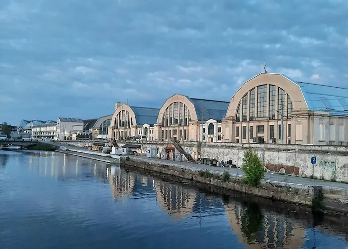 Spacious And Cozy By The Daugava River * Riga