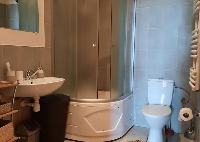 Spacious And Cozy By The Daugava River Riga